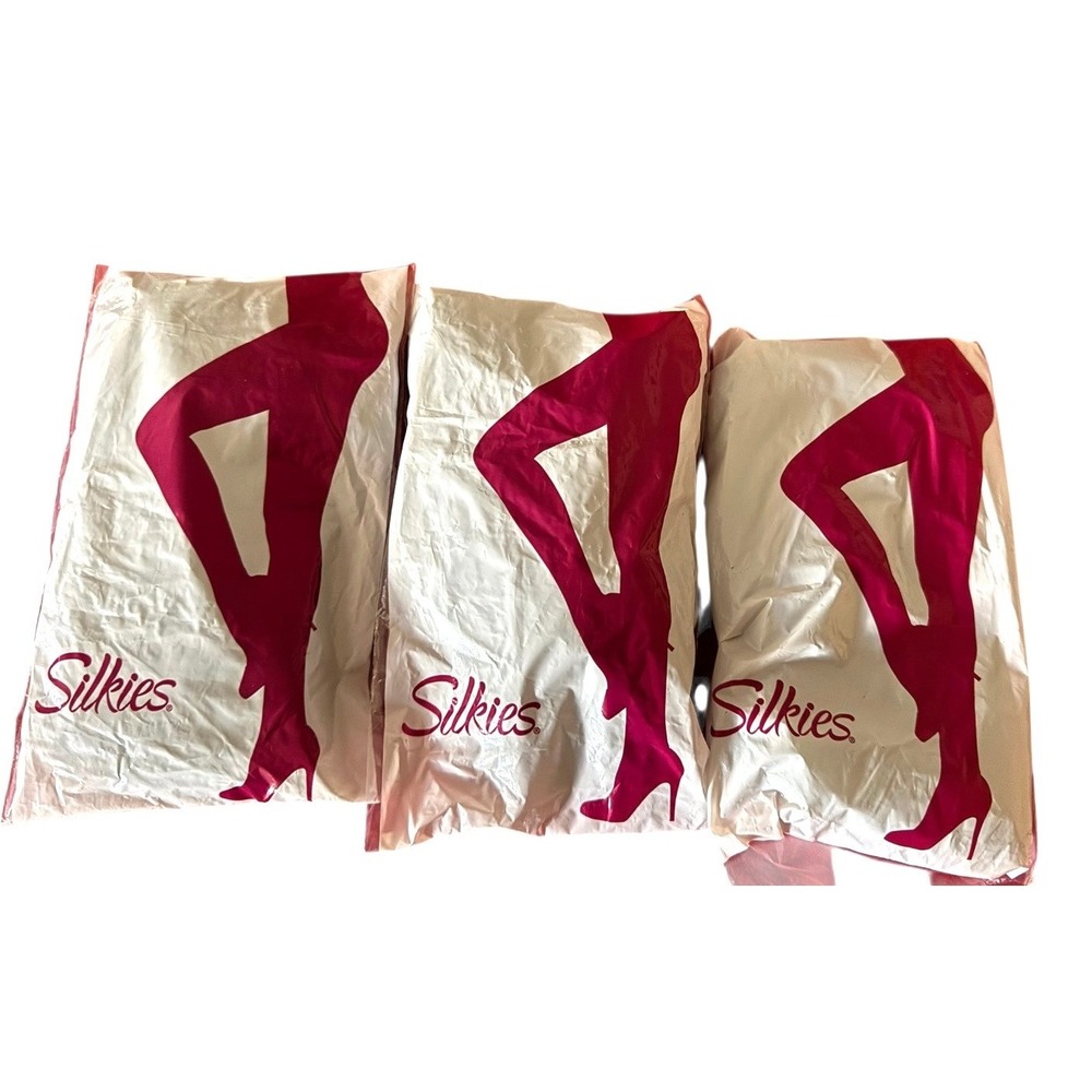 NWT Silkies Control Top Queen Jet Black Pantyhose Nude Three pairs Black‎